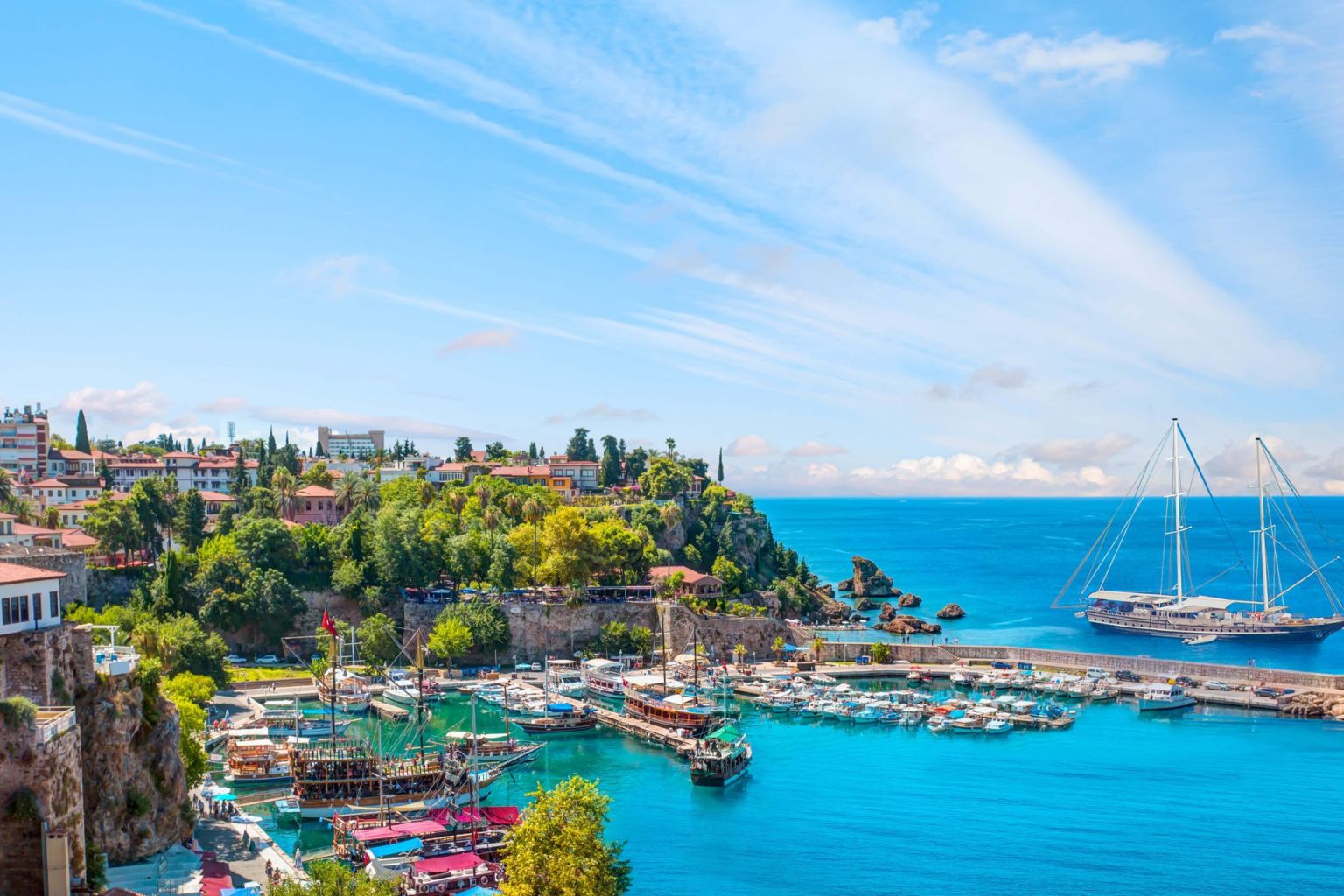 Antalya Gezisi: Tarihin ve Doğanın Buluştuğu Eğlenceli Cennet