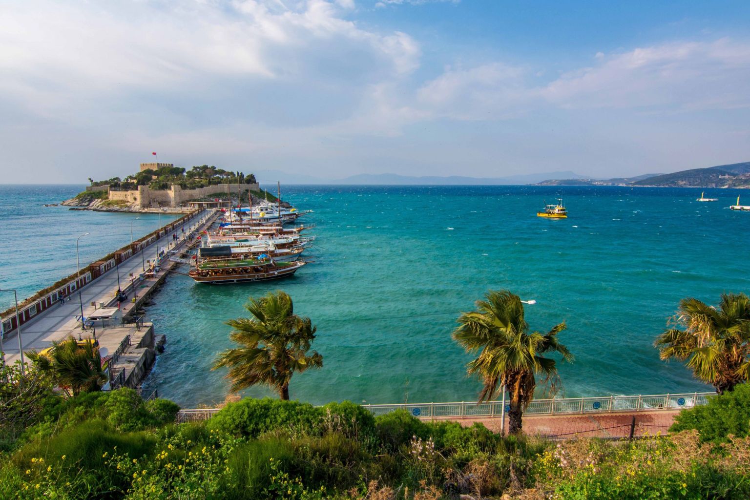 Kuşadası’nın Vazgeçilmez Plajları, Tarihi ve Eğlence Yerleri